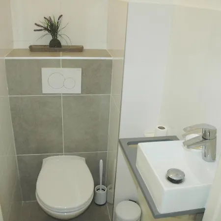 公寓 Design Apartment For 4 People In Antibes By Weekome *